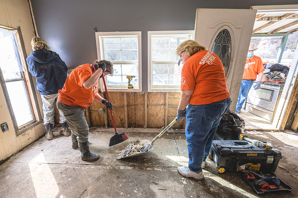 Samaritan's Purse volunteers working in Nashville, Tennessee