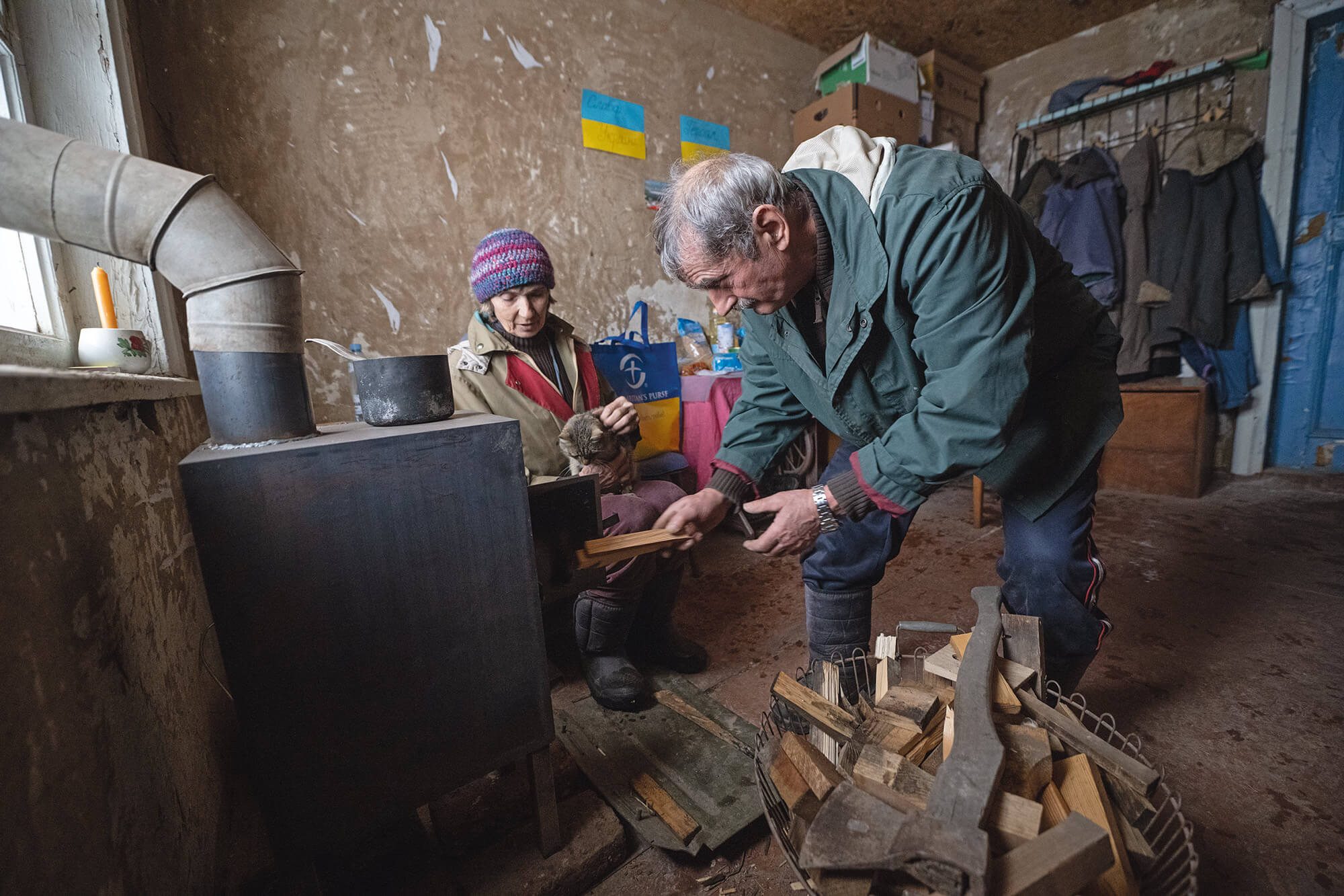 Samaritan's Purse is providing hot meals and firewood to Ukrainians who are struggling this winter.