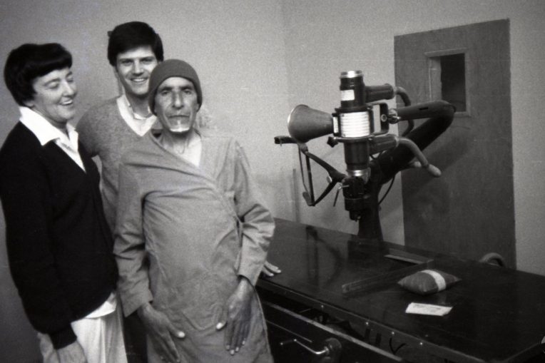 02 - 82102LE-A-008-AColeman-FGraham Franklin Graham and Aileen Coleman with staff at Annoor Sanatorium in Mafraq, Jordan.