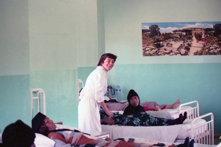 81118JO-A-019-AColeman Aileen Coleman ministra en Jordania.